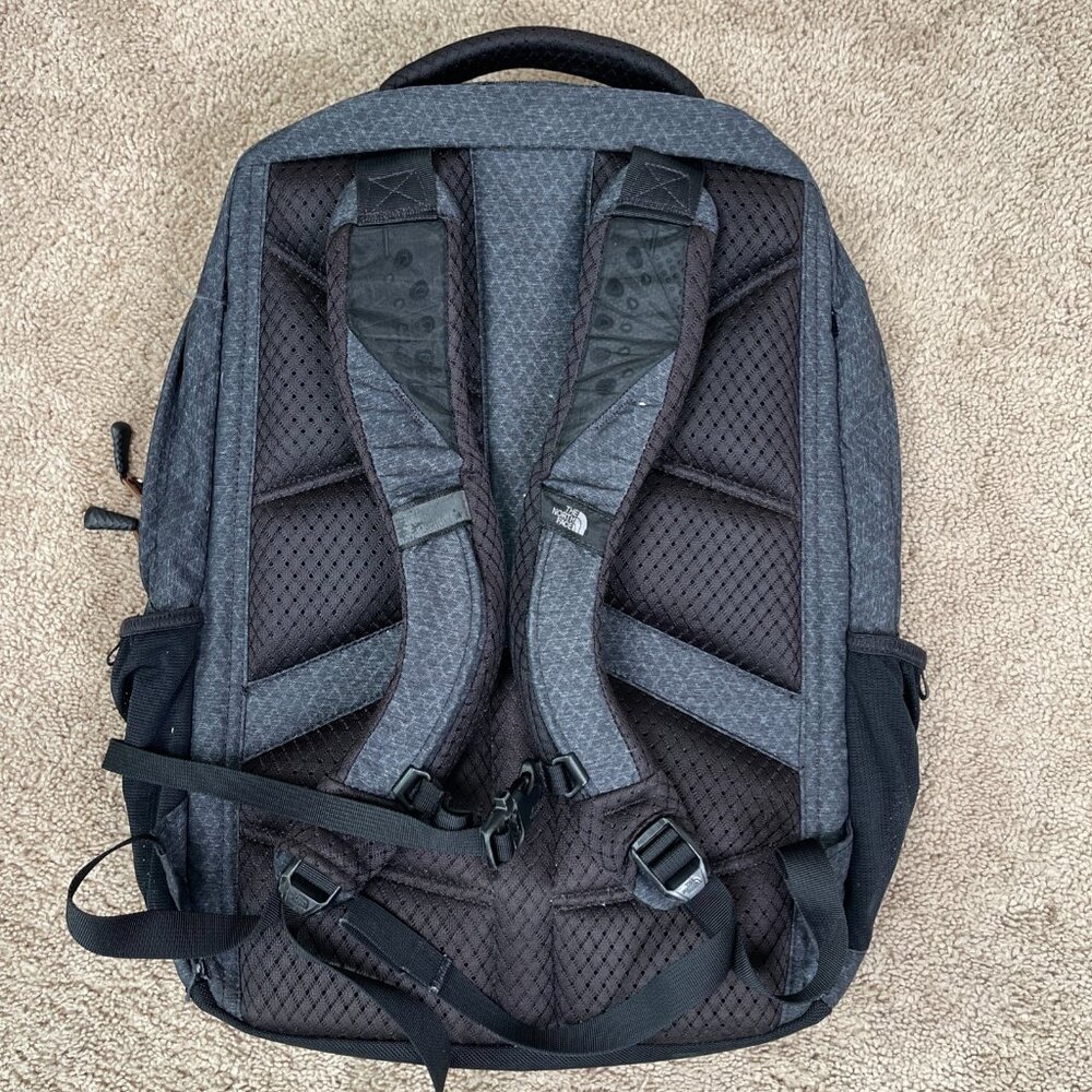 The North Face Recon Backpack Black Rose Gold School Gym Travel Laptop Work - Picture 4 of 14